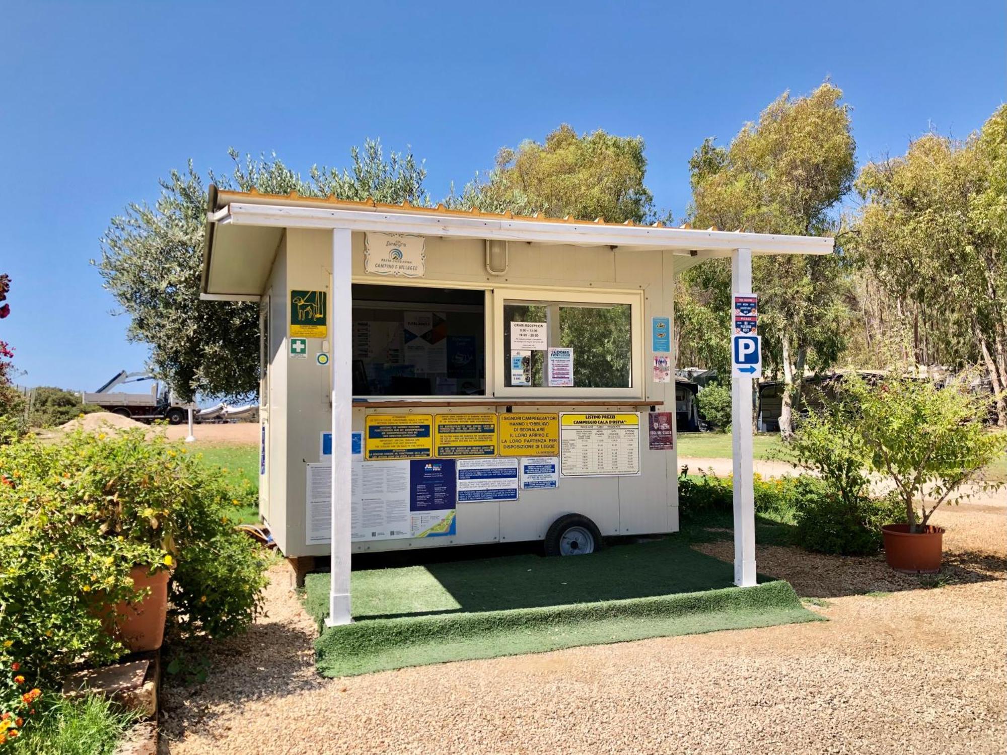 Camping Cala D'Ostia Pula Buitenkant foto
